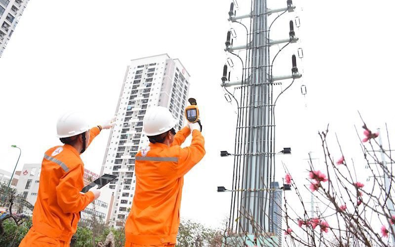 EVNHanoi Sẵn Sàng Trực 24/24h Đảm Bảo Điện An Toàn Xuyên Suốt Tết 2026