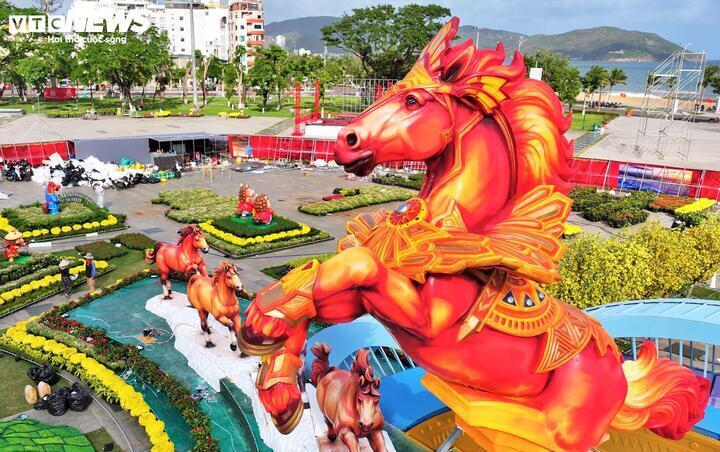 Ngắm linh vật ngựa đẹp, độc đ&aacute;o ở c&aacute;c tỉnh, th&agrave;nh dịp Tết B&iacute;nh Ngọ 2026 - Ảnh 7.