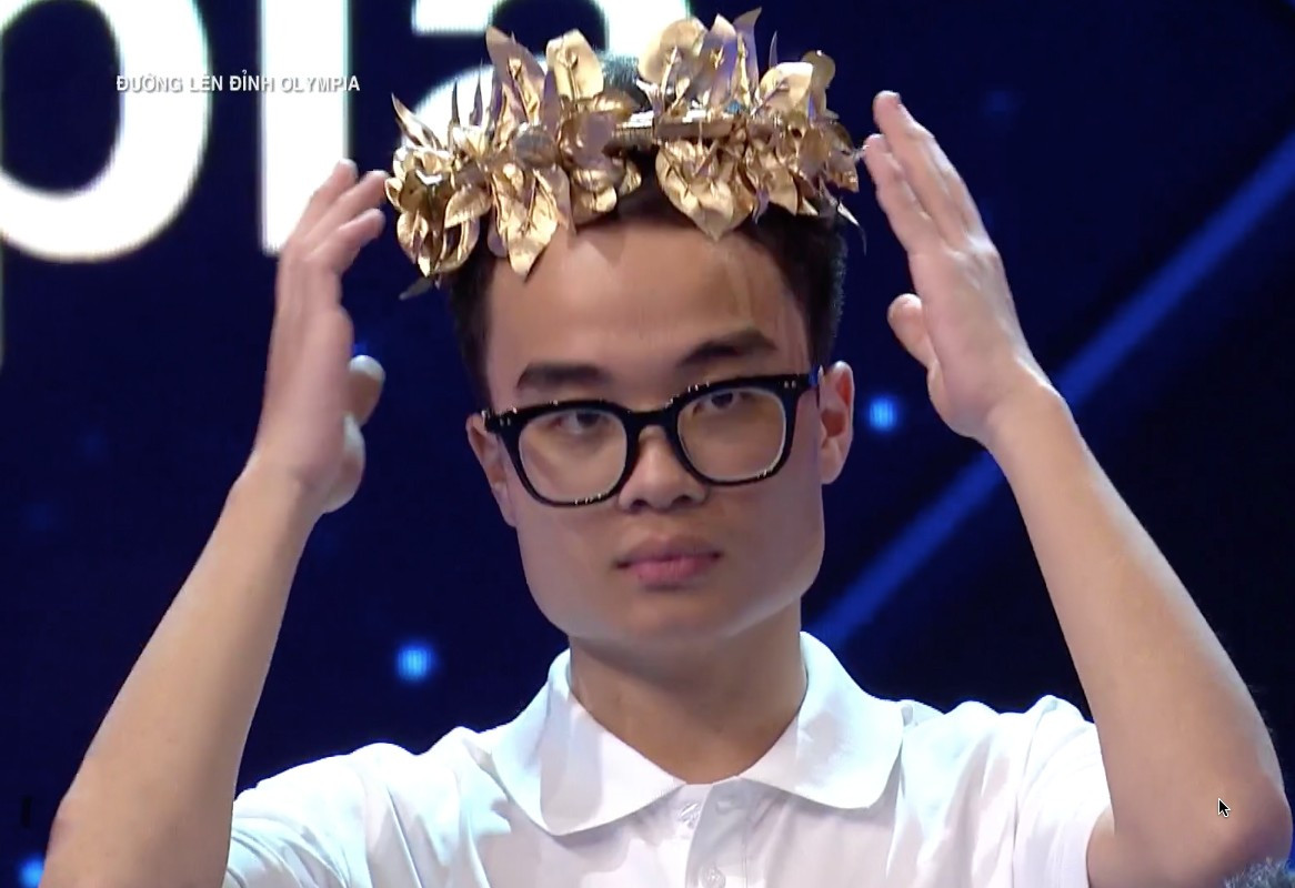 Nam sinh H&agrave; Nội giỏi To&aacute;n th&iacute;ch l&agrave;m thơ, gi&agrave;nh v&ograve;ng nguyệt quế Đường l&ecirc;n đỉnh Olympia - Ảnh 4.