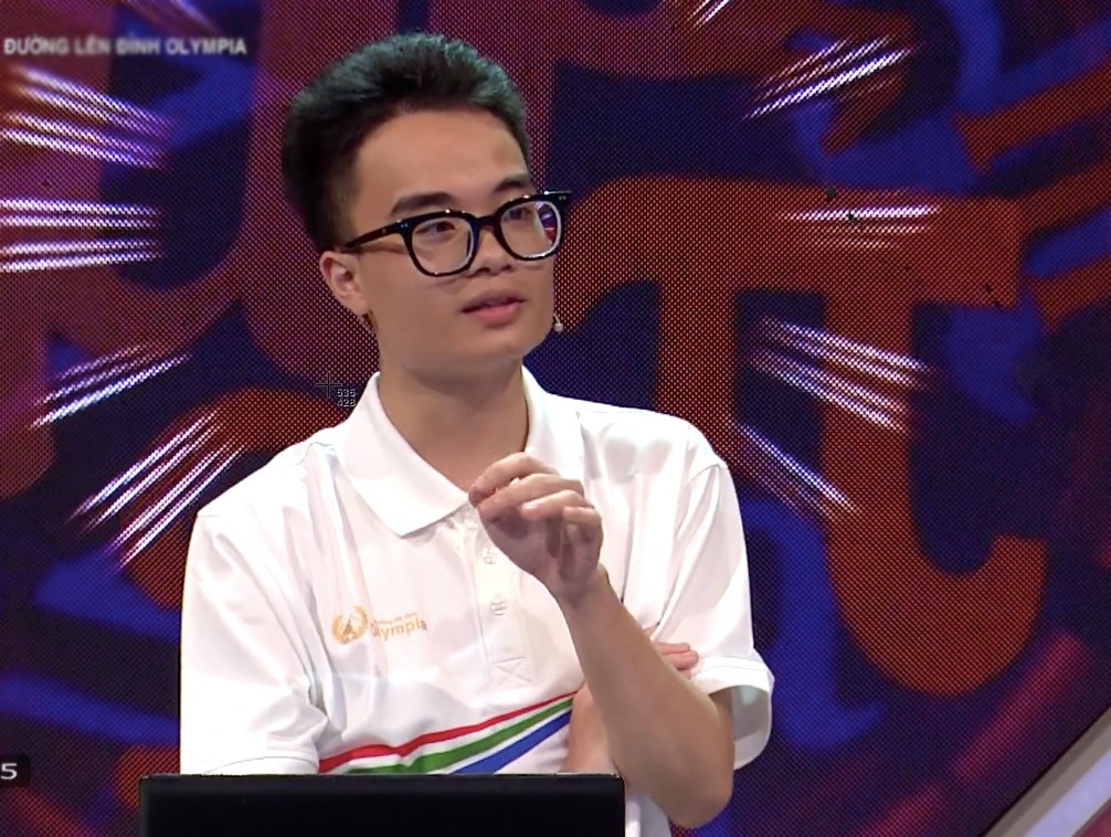 Nam sinh H&agrave; Nội giỏi To&aacute;n th&iacute;ch l&agrave;m thơ, gi&agrave;nh v&ograve;ng nguyệt quế Đường l&ecirc;n đỉnh Olympia - Ảnh 1.