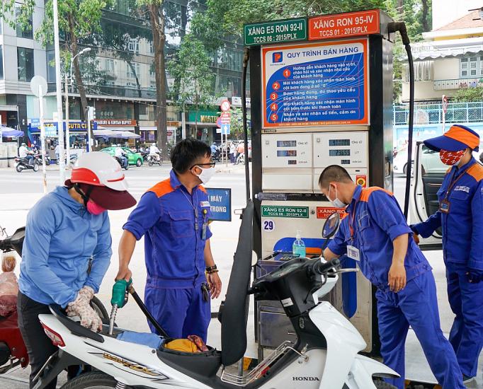 H&agrave; Nội lập kịch bản ứng ph&oacute; khủng hoảng xăng dầu, sẵn s&agrave;ng b&aacute;n theo hạn mức nếu nguồn cung giảm mạnh - Ảnh 2.