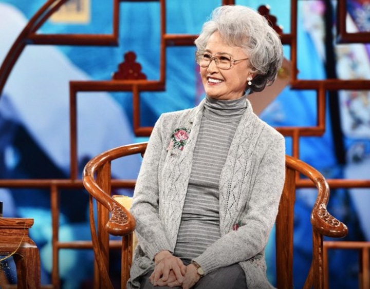 Bạch Cốt Tinh phim 'T&acirc;y du k&yacute;': &Ocirc;m hận v&igrave; đ&oacute;ng phản diện, U90 sống k&iacute;n tiếng - Ảnh 2.