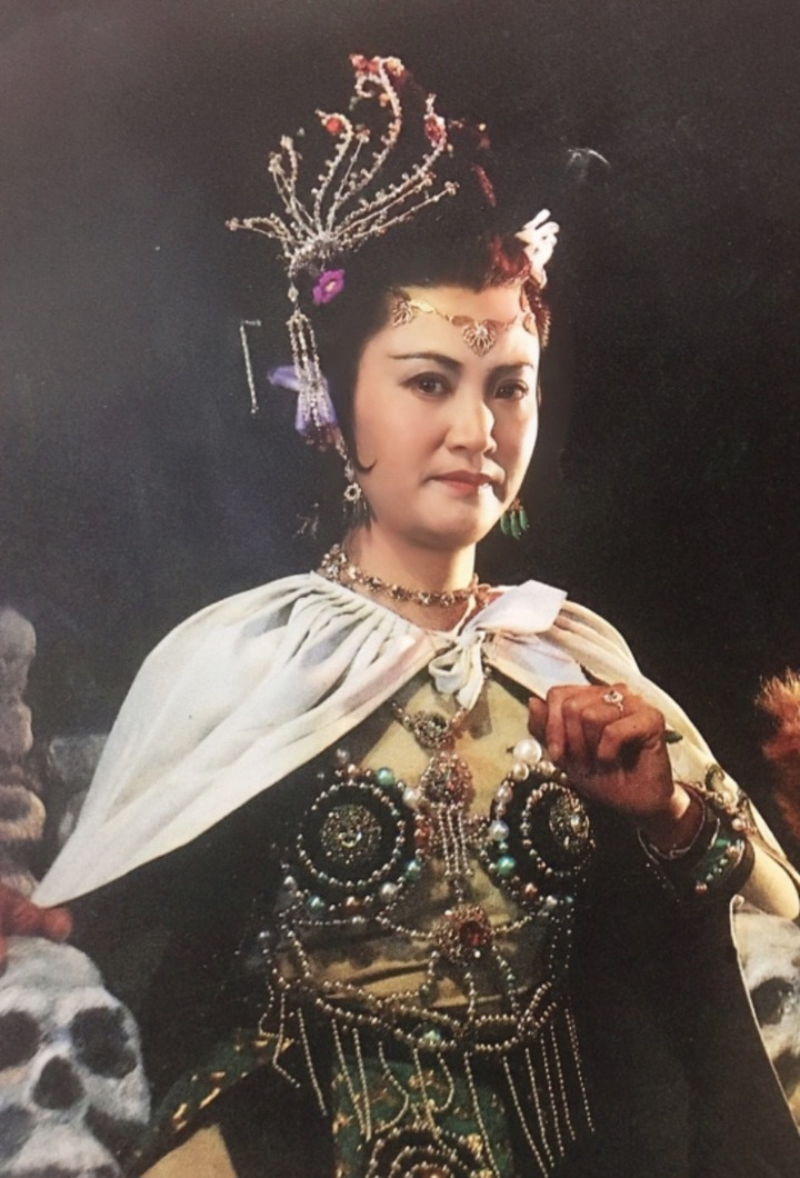 Bạch Cốt Tinh phim 'T&acirc;y du k&yacute;': &Ocirc;m hận v&igrave; đ&oacute;ng phản diện, U90 sống k&iacute;n tiếng - Ảnh 1.