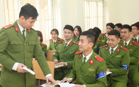 tuyen-sinh-cong-an-nhan-dan-1-17731279127221894373526-0-24-290-488-crop-17731280031222003546065.png