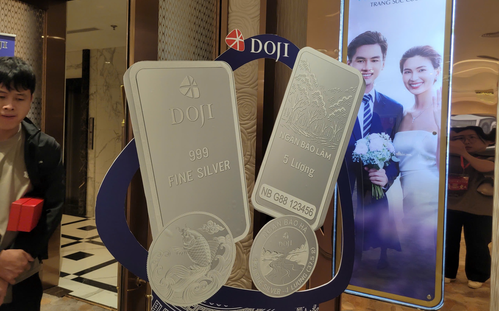 Gi&aacute; bạc h&ocirc;m nay (11/3): Sau phi&ecirc;n tăng, thị trường trong nước hạ nhiệt