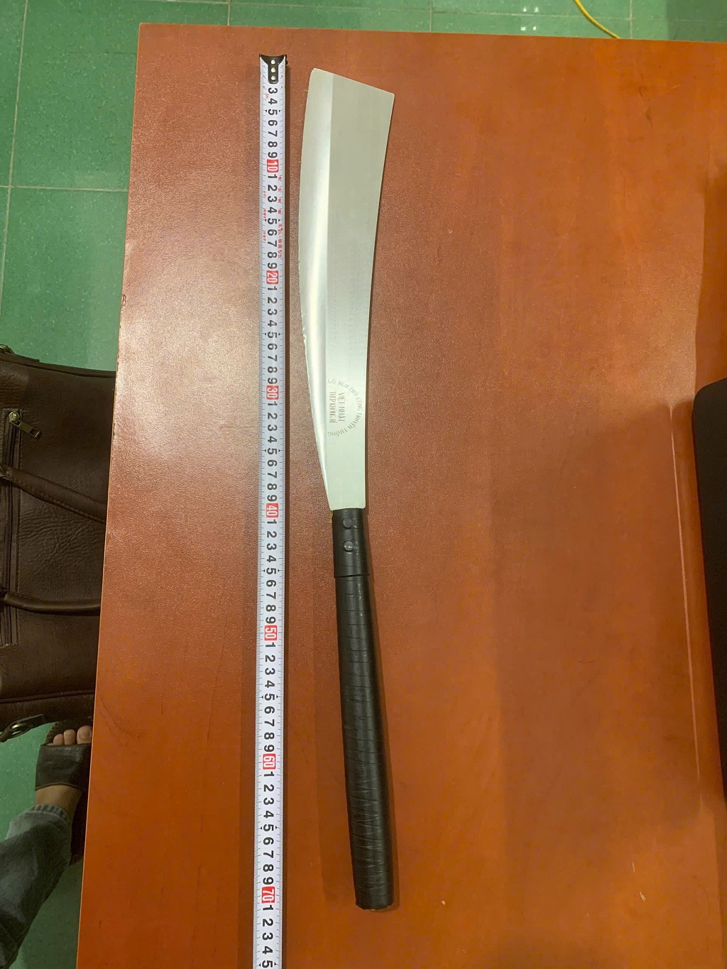 Thanh niên dùng dao chém người ở quán cà phê tại Nghệ An bị bắt giữ - Ảnh 2.