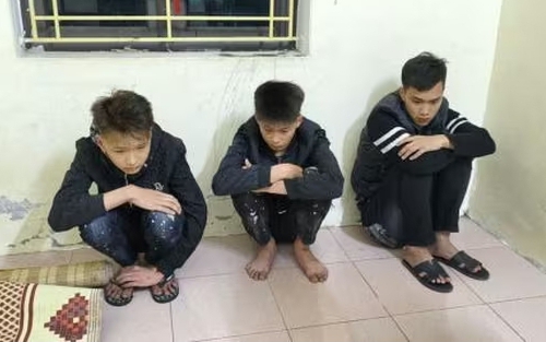 Hưng Yên: Khởi tố vụ án nhóm thanh thiếu niên liều lĩnh lao xe vào hàng rào chắn cửa tổ công tác