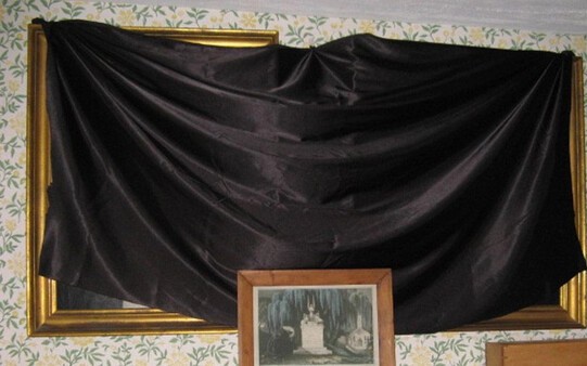 C&oacute; n&ecirc;n d&ugrave;ng đồ của người chết kh&ocirc;ng? - Ảnh 4.