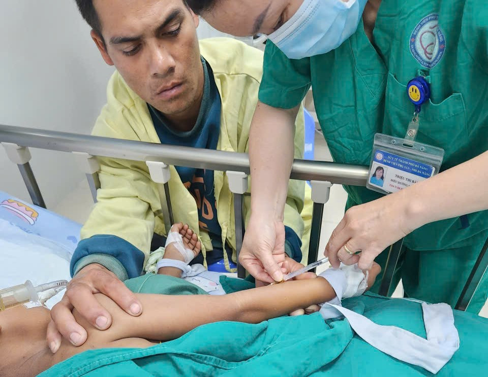 H&eacute; lộ nguy&ecirc;n nh&acirc;n m&oacute;n c&aacute; ủ chua khiến 3 trẻ ở Đ&agrave; Nẵng nguy kịch phải nhờ sự trợ gi&uacute;p từ WHO - Ảnh 2.