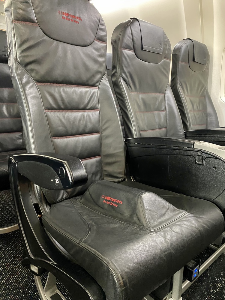 V&igrave; sao ghế h&agrave;ng 15 tr&ecirc;n m&aacute;y bay Boeing kh&ocirc;ng ai ngồi: Giải th&iacute;ch từ chuy&ecirc;n gia h&agrave;ng kh&ocirc;ng - Ảnh 1.