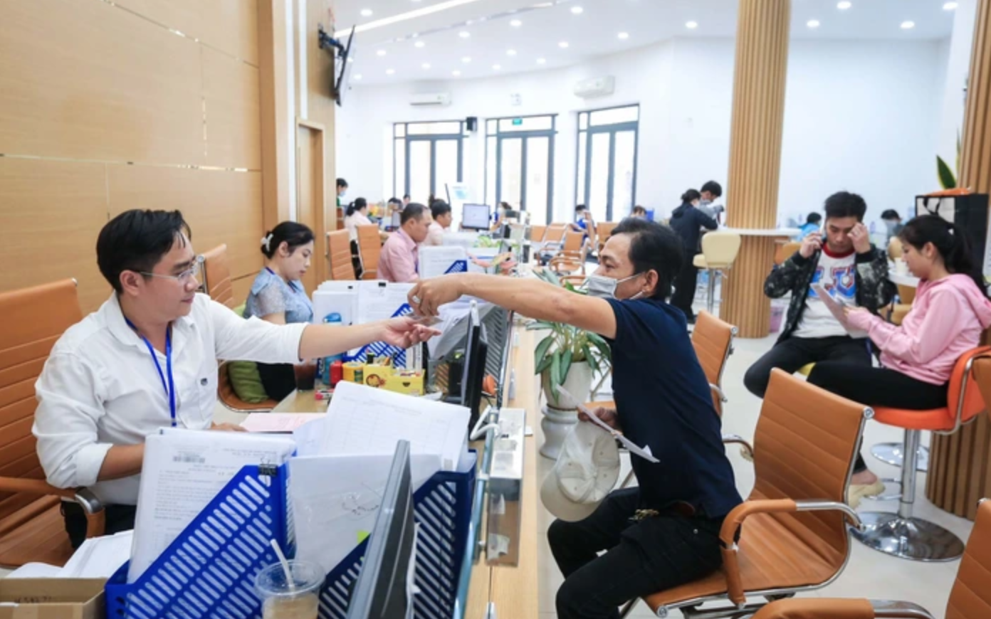 Viên chức bị mất việc ngay lập tức khi vi phạm quy định này - Ảnh 2.
