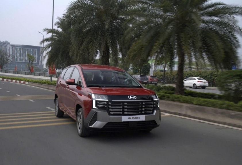 Gi&aacute; lăn b&aacute;nh Hyundai Stargazer giảm mạnh , rẻ ngang xe hạng A tại Việt Nam năm 2026 - Ảnh 4.