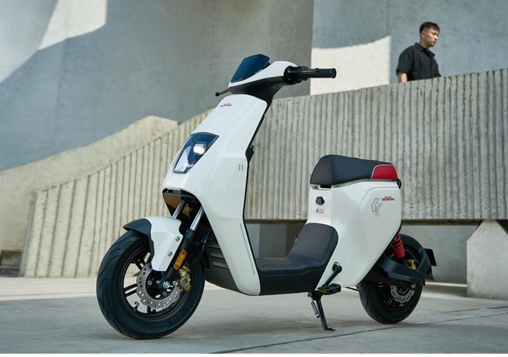 Trải nghiệm xe m&aacute;y điện Honda gi&aacute; 13,8 triệu đồng thiết kế phong c&aacute;ch, đi gần 100km/lần sạc, rẻ hơn Vision, Wave Alpha, chỉ ngang xe đạp - Ảnh 2.