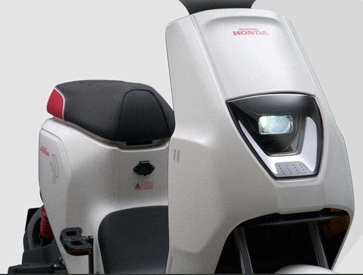 Trải nghiệm xe m&aacute;y điện Honda gi&aacute; 13,8 triệu đồng thiết kế phong c&aacute;ch, đi gần 100km/lần sạc, rẻ hơn Vision, Wave Alpha, chỉ ngang xe đạp - Ảnh 3.