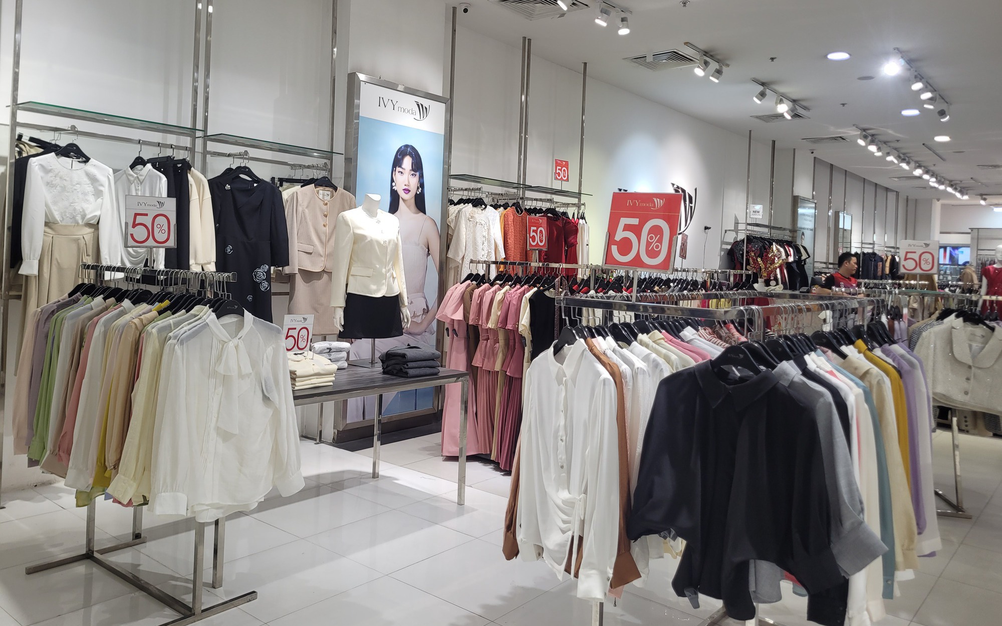 H&agrave; Nội hướng tới tăng trưởng b&aacute;n lẻ 13 % năm 2026 để bảo vệ người ti&ecirc;u d&ugrave;ng - Ảnh 3.