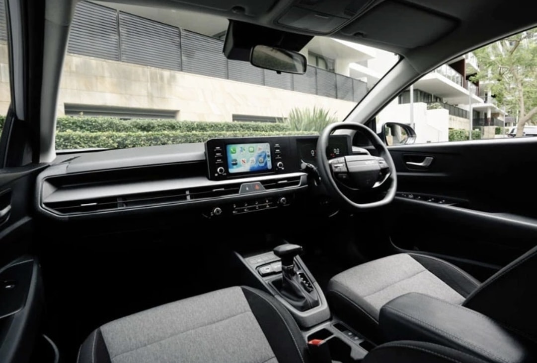 SUV hạng A Kia Stonic 2026 giá 295 triệu đồng , tiết kiệm xăng siêu vượt trội - Ảnh 4. SUV hạng A Kia Stonic 2026 giá 295 triệu đồng , tiết kiệm xăng siêu vượt trội - Ảnh 4.