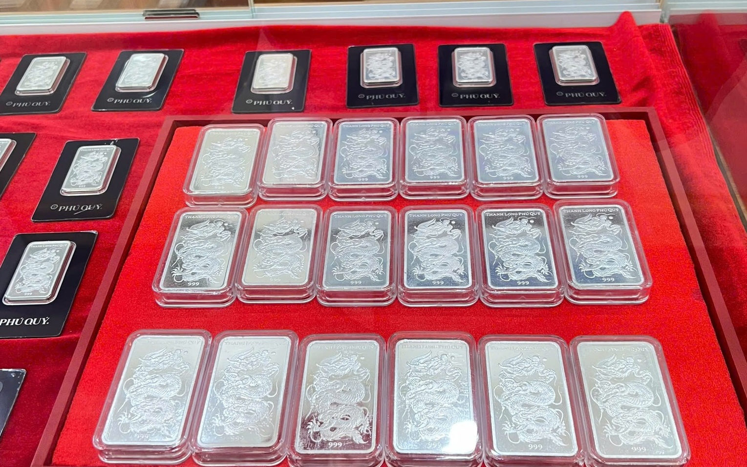 Gi&aacute; bạc h&ocirc;m nay (20/3): Phục hồi nhưng gi&aacute; b&aacute;n vẫn thấp hơn thời điểm mở phi&ecirc;n