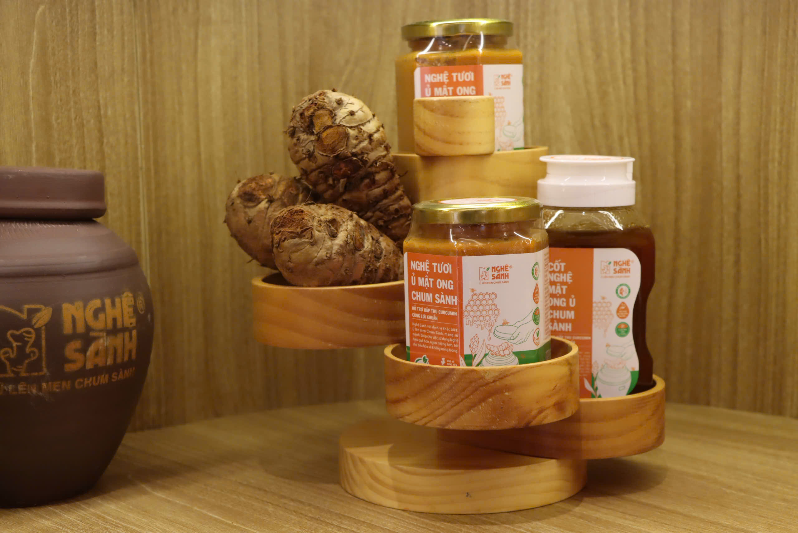 Khai mạc kh&ocirc;ng gian Sức sống h&agrave;ng Việt số 3, k&iacute;ch cầu ti&ecirc;u d&ugrave;ng h&agrave;ng Việt trong th&aacute;ng Thanh ni&ecirc;n - Ảnh 4.