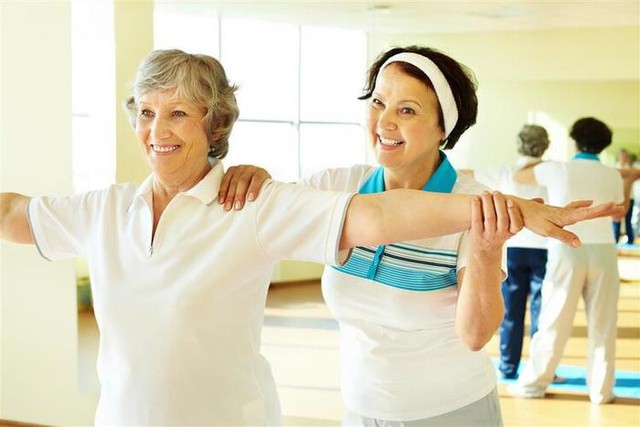 Ngo&agrave;i chuyện vệ sinh, đ&acirc;y mới l&agrave; l&yacute; do khiến nhiều người c&oacute; &ldquo;m&ugrave;i người gi&agrave;&rdquo;: C&oacute; người đến khi bị ch&aacute;u n&oacute;i thẳng mới giật m&igrave;nh - Ảnh 3.