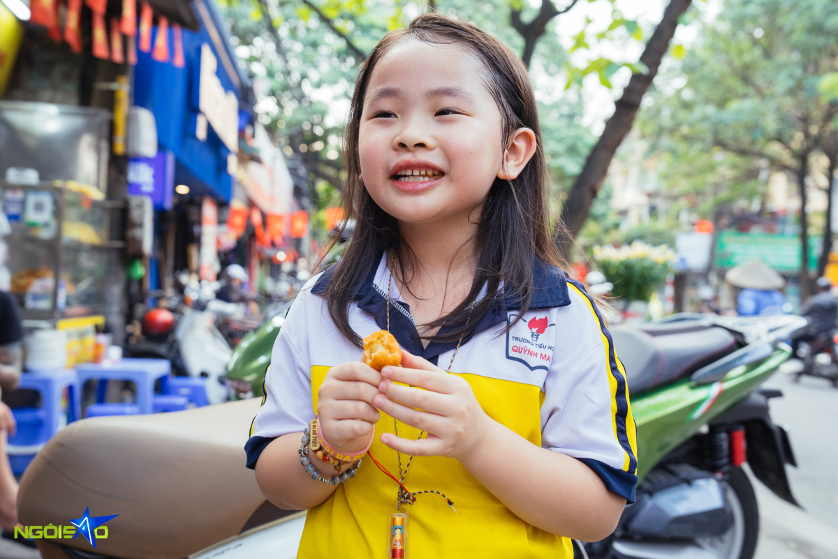 Qu&aacute;n b&aacute;nh r&aacute;n t&iacute; hon ng&agrave;y b&aacute;n 3.000 chiếc ở H&agrave; Nội - Ảnh 10.