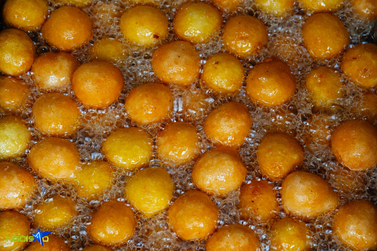 Qu&aacute;n b&aacute;nh r&aacute;n t&iacute; hon ng&agrave;y b&aacute;n 3.000 chiếc ở H&agrave; Nội - Ảnh 5.