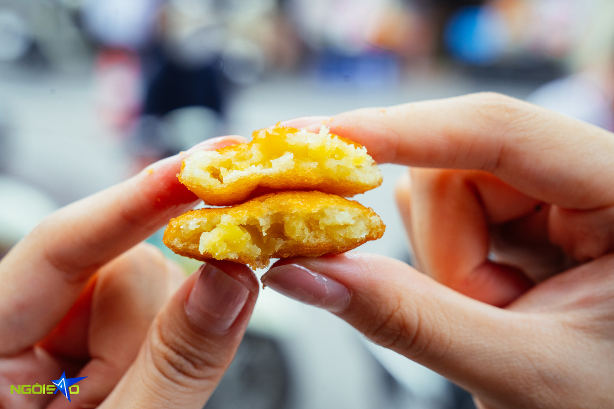 Qu&aacute;n b&aacute;nh r&aacute;n t&iacute; hon ng&agrave;y b&aacute;n 3.000 chiếc ở H&agrave; Nội - Ảnh 7.