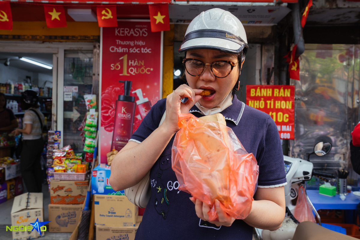 Qu&aacute;n b&aacute;nh r&aacute;n t&iacute; hon ng&agrave;y b&aacute;n 3.000 chiếc ở H&agrave; Nội - Ảnh 9.