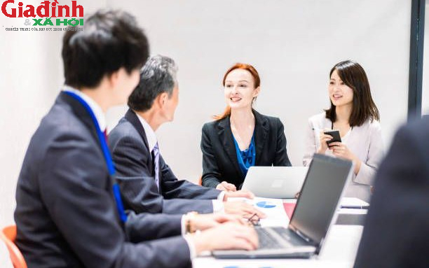 Người Thông Minh Luôn Giữ Im Lặng: Càng Nói Nhiều Càng Mất Điểm Trong Mắt Người Khác