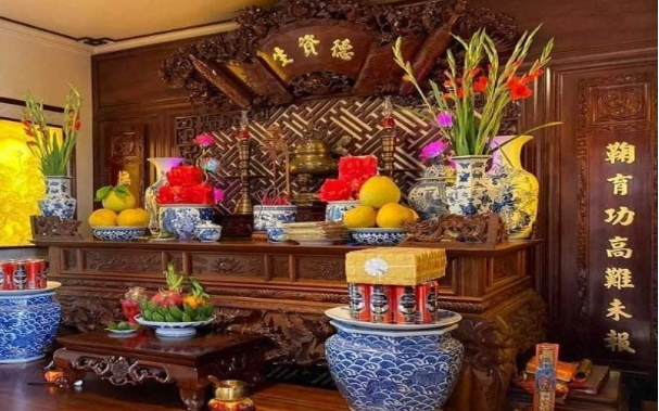 Trong gia đ&igrave;nh nếu lập b&agrave;n thờ th&igrave; ai l&agrave; người bốc b&aacute;t hương, thời điểm lập v&agrave; những ki&ecirc;ng kỵ tr&aacute;nh xui rủi? - Ảnh 5.