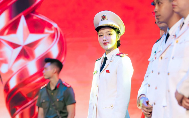 Nữ thượng úy 9X tài sắc là gương mặt trẻ Công an thủ đô tiêu biểu năm 2025