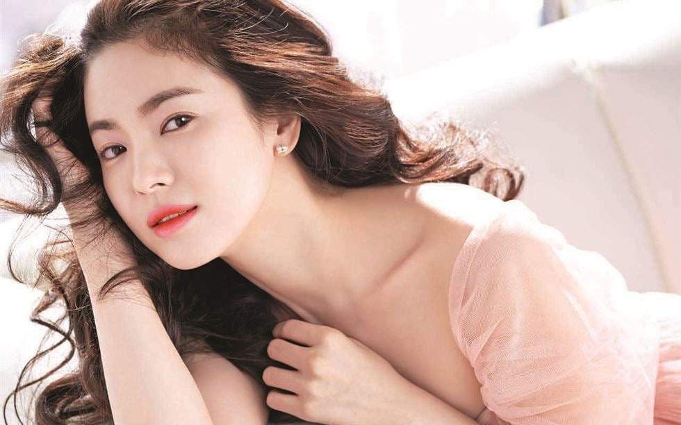 Phụ nữ hấp dẫn nhất ở điểm n&agrave;o: Kh&ocirc;ng phải khu&ocirc;n mặt, cũng chẳng phải đ&ocirc;i ch&acirc;n d&agrave;i, m&agrave; l&agrave; 3 "vũ kh&iacute;" b&iacute; mật n&agrave;y