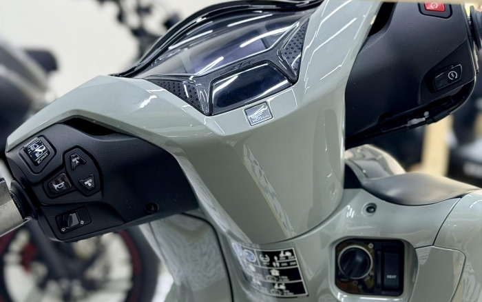 Honda SH 2026 phiên bản mới nhất tại Việt Nam: Thiết kế lấp lánh, giá bán khiến khách hàng nóng lòng