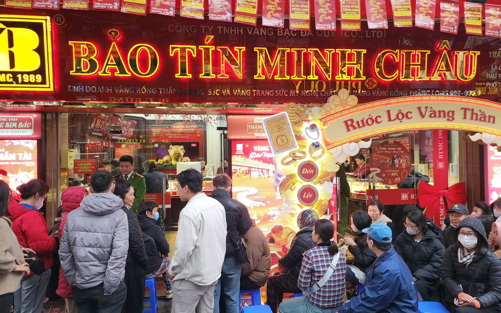 Gi&aacute; xăng dầu biến động , nhiều mặt h&agrave;ng giảm gi&aacute; bảo vệ người ti&ecirc;u d&ugrave;ng 2026 - Ảnh 8.