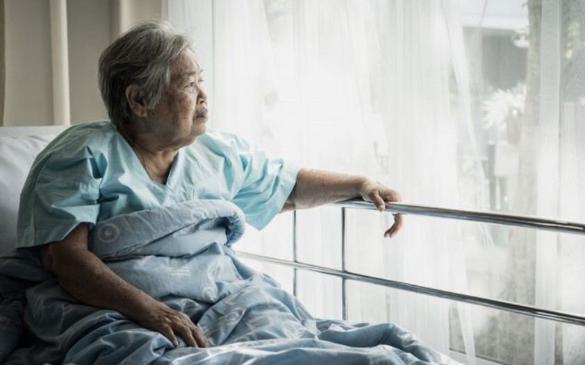 Kh&ocirc;ng c&oacute; con, t&ocirc;i dồn hết cho ch&aacute;u g&aacute;i mong nương tựa về gi&agrave;, sự thật trong bệnh viện khiến t&ocirc;i tỉnh ngộ