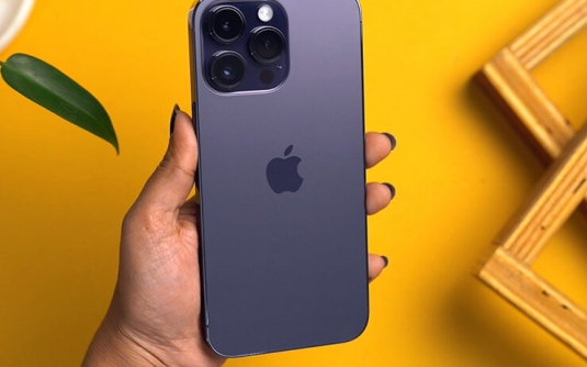 Gi&aacute; iPhone Pro Max cũ chỉ từ 9 triệu đồng xịn chẳng k&eacute;m iPhone 17 Pro Max khuấy đảo thị trường - Ảnh 1.