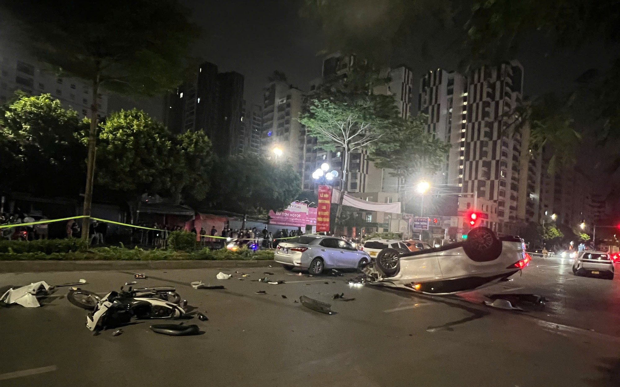 Hà Nội: Khởi tố tài xế Lexus gây tai nạn liên hoàn nghiêm trọng tháng 3 năm 2026 - Ảnh 1. Hà Nội: Khởi tố tài xế Lexus gây tai nạn liên hoàn nghiêm trọng tháng 3 năm 2026 - Ảnh 1.