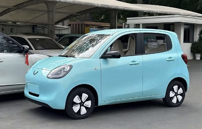 Trải nghiệm &ocirc; t&ocirc; gi&aacute; 269 triệu đồng: Giải ph&aacute;p đi lại cho đ&ocirc; thị 2026 - Ảnh 2.