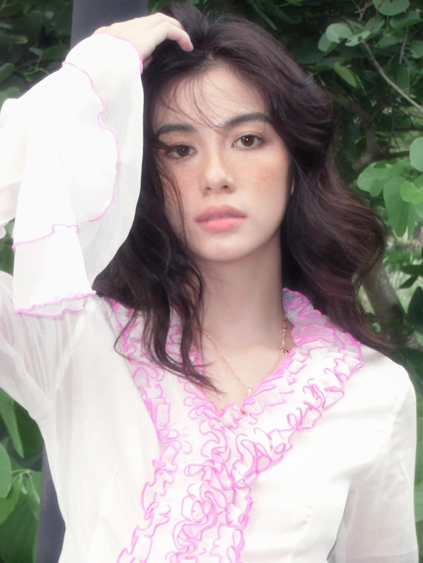 Nhan sắc bạn g&aacute;i nam thần showbiz Việt - Ảnh 5.