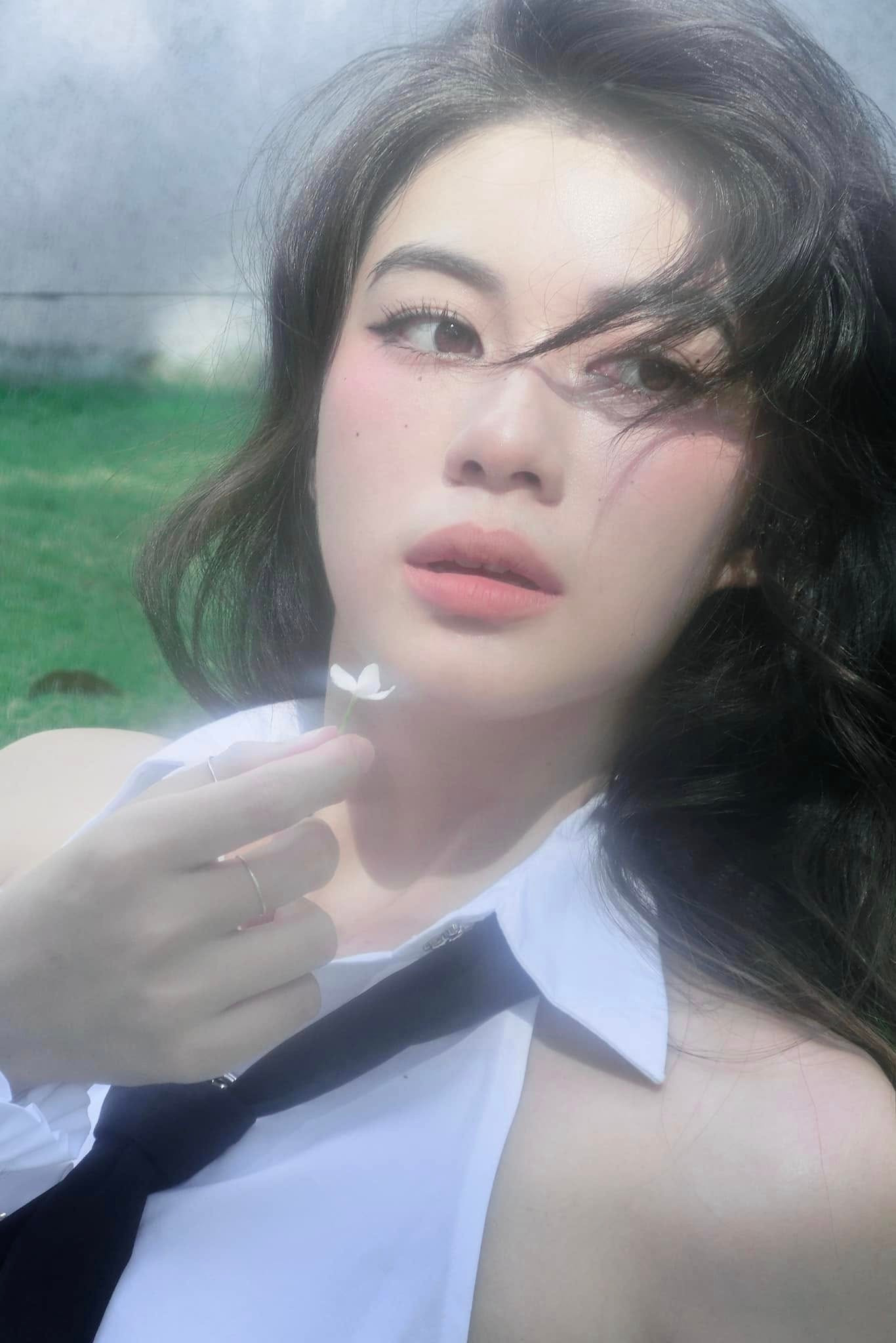 Nhan sắc bạn g&aacute;i nam thần showbiz Việt - Ảnh 14.