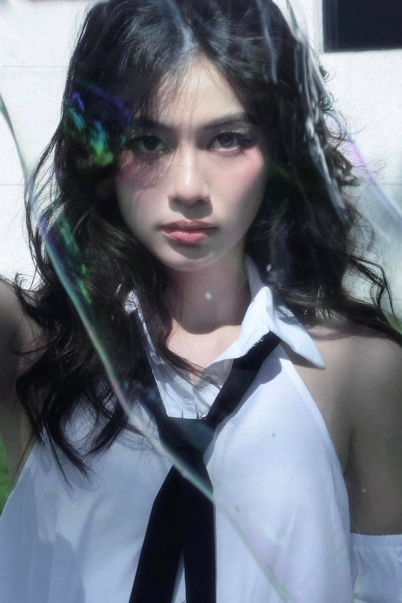 Nhan sắc bạn g&aacute;i nam thần showbiz Việt - Ảnh 13.