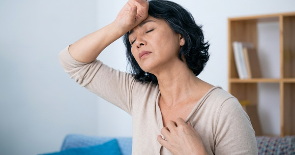 5 Cách Giúp Phụ Nữ Làm Chủ Cơn Bốc Hỏa Thời Kỳ Mãn Kinh Hiệu Quả