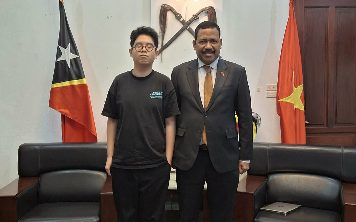 Nam sinh lớp 9 của Việt Nam được Tổng thống Timor-Leste mời thăm v&agrave; diễn thuyết - Ảnh 1.