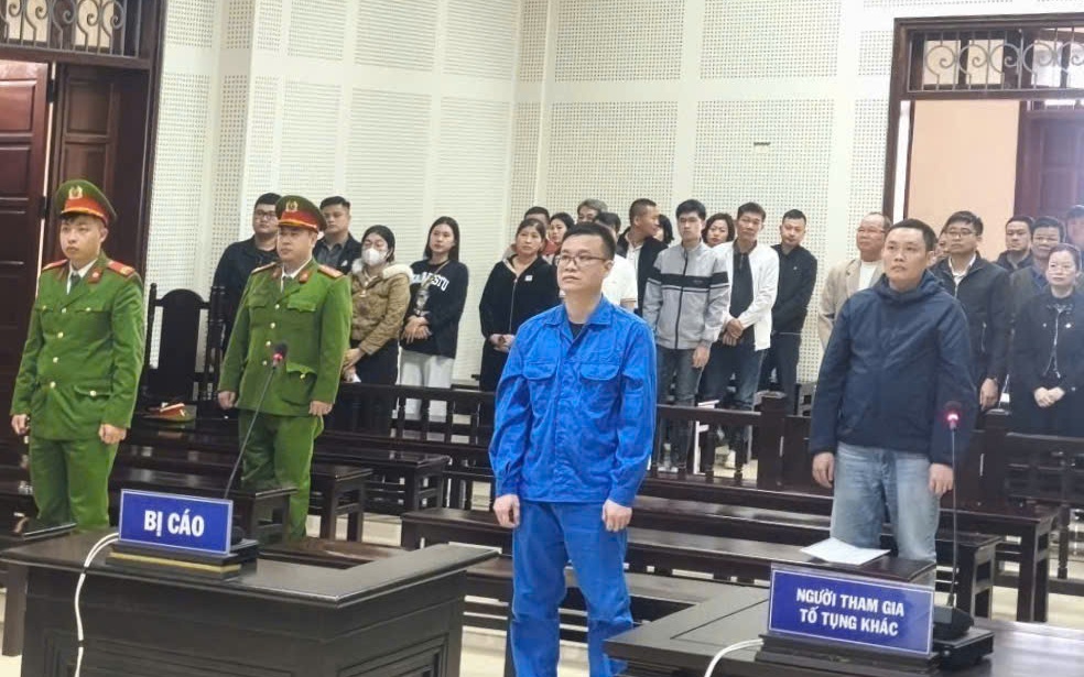 Chiếm Đoạt Hơn 96 Tỷ Đồng, Nguyên Trưởng Phòng Giao Dịch Bị Phạt Tử Chung Thân