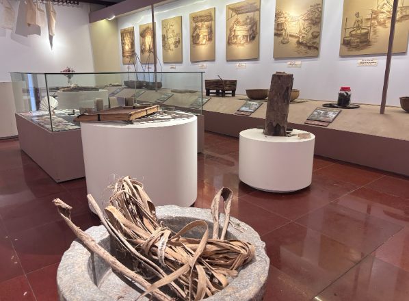 Từ bột d&oacute; đến t&aacute;c phẩm nghệ thuật: Khi người trẻ l&agrave;m mới di sản việt - Ảnh 1.