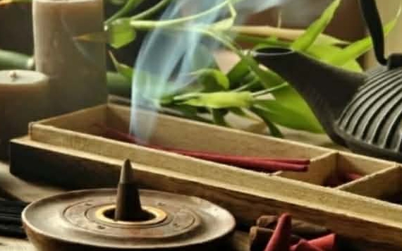 Vị tr&iacute; đặt trầm hương khi x&ocirc;ng nh&agrave; trừ t&agrave;, chi&ecirc;u t&agrave;i, dẫn lộc