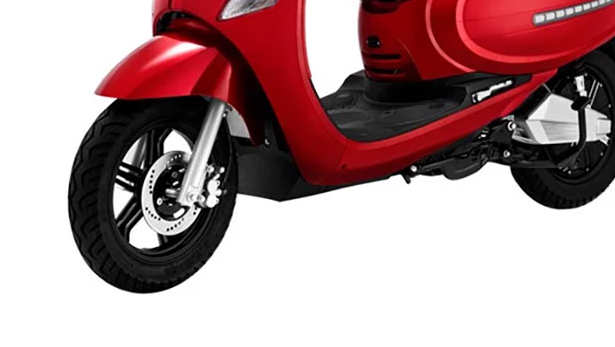 Trải nghiệm xe máy điện giá 24,9 triệu đồng ở Việt Nam thiết kế xinh xắn, động cơ khỏe, đi 75 km/lần sạc, rẻ hơn Vision, chỉ ngang xe số Wave Alpha thích hợp đi trong đô thị - Ảnh 4. Trải nghiệm xe máy điện giá 24,9 triệu đồng ở Việt Nam thiết kế xinh xắn, động cơ khỏe, đi 75 km/lần sạc, rẻ hơn Vision, chỉ ngang xe số Wave Alpha thích hợp đi trong đô thị - Ảnh 4.