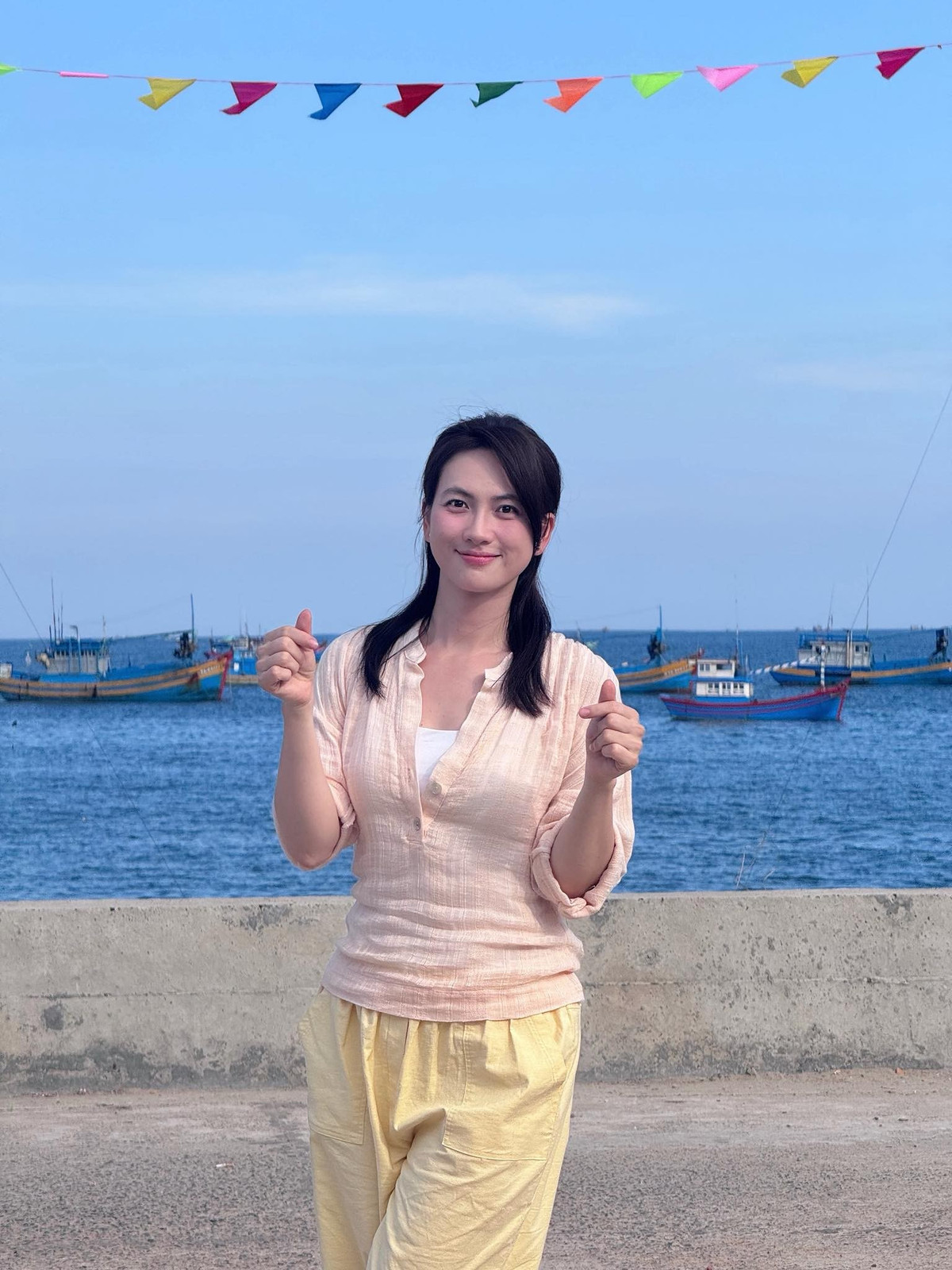 Top 4 'nữ thần mặt mộc' Vbiz, kh&ocirc;ng son phấn vẫn khiến vạn người m&ecirc; - Ảnh 10.