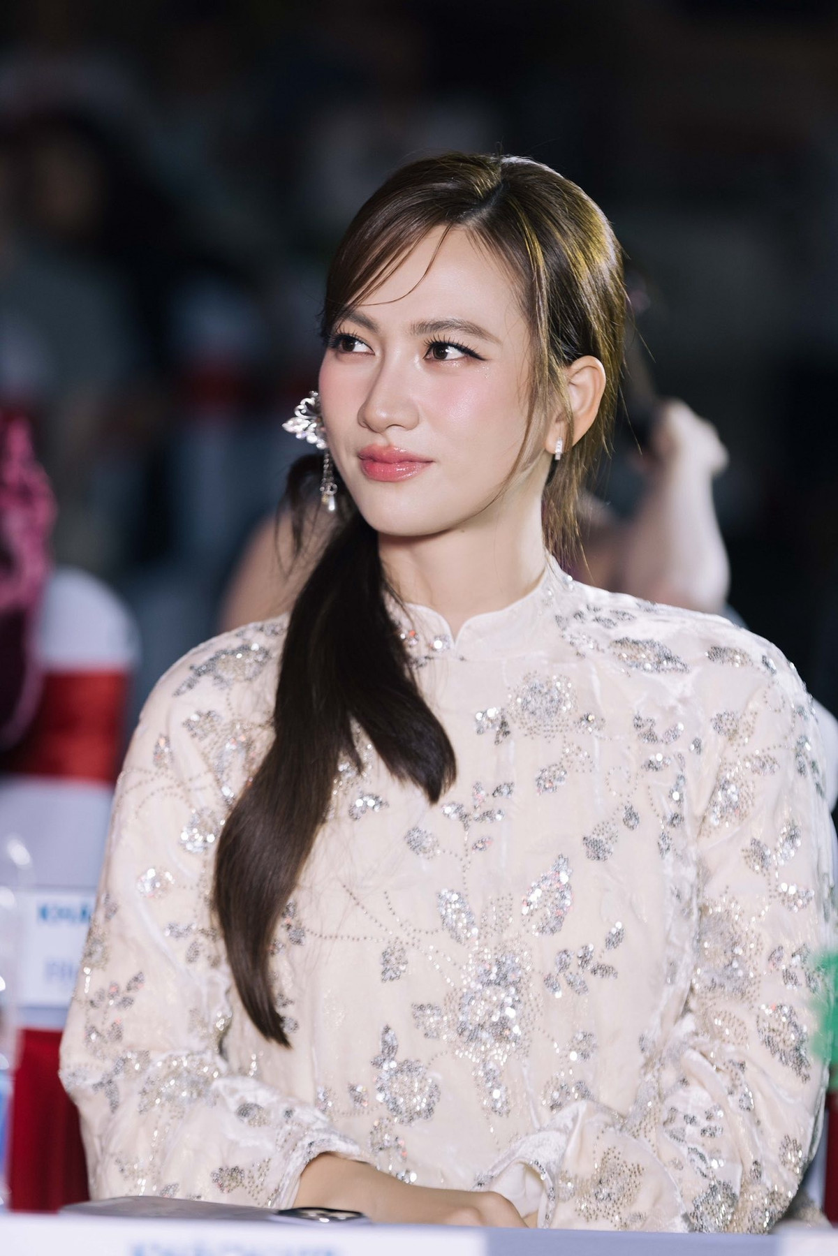 Top 4 'nữ thần mặt mộc' Vbiz, kh&ocirc;ng son phấn vẫn khiến vạn người m&ecirc; - Ảnh 12.