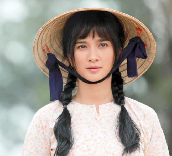 Top 4 'nữ thần mặt mộc' Vbiz, kh&ocirc;ng son phấn vẫn khiến vạn người m&ecirc; - Ảnh 4.