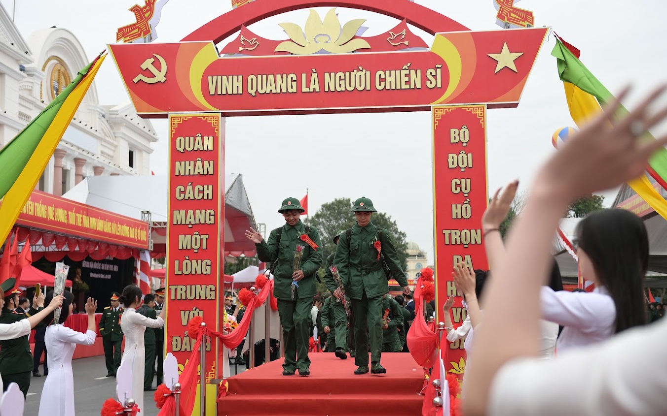 Đi nghĩa vụ quân sự 2026, công dân phải nhập ngũ mấy năm?